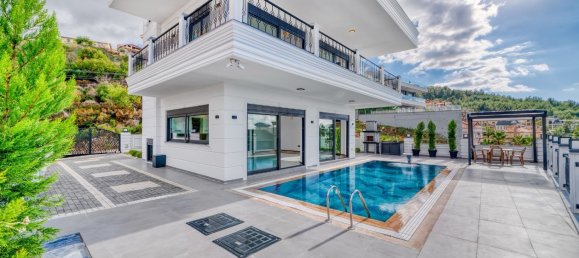 Villa de 5 habitaciónes en Kargicak, Turkey No. 19239 13