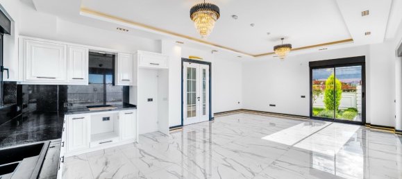 Villa de 5 habitaciónes en Kargicak, Turkey No. 19239 28