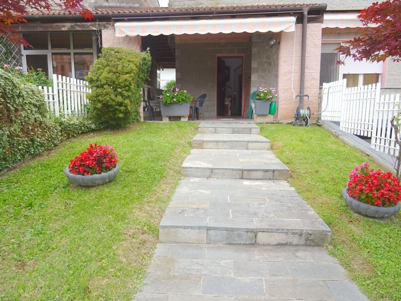 Дом с 5 комнатами в Асти, Италия № 141560