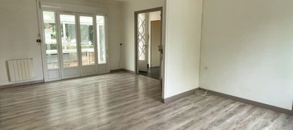 2 bedrooms House in Vernon, France No. 356198 2