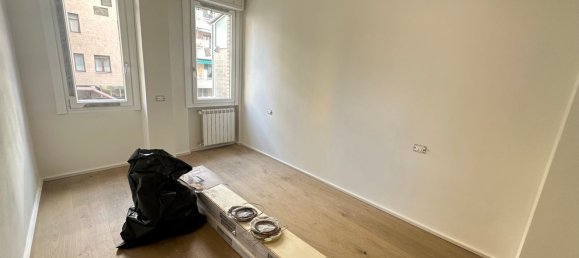 3 rooms Apartment in Florence, Italy No. 9894 15