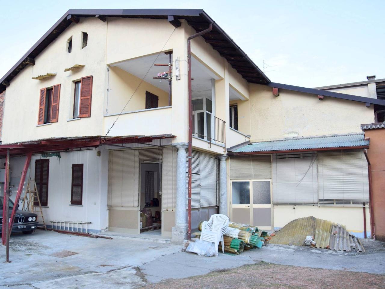 9 rooms House in Gornate-Olona, Italy No. 174834