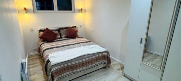 2-salle Appartement à Sisteron, France No. 281740 3