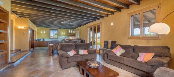 4 bedrooms House in Sineu, Spain No. 41575 3