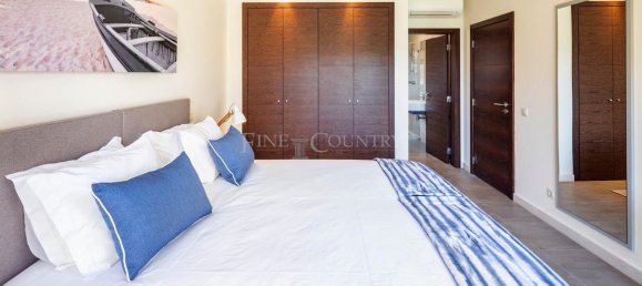 2 bedrooms House in Lagoa, Portugal No. 97046 12