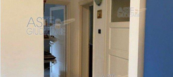 3 rooms Apartment in Livorno, Italy No. 41731 34