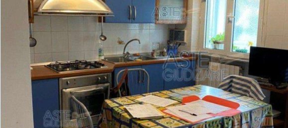 3 rooms Apartment in Livorno, Italy No. 41731 2