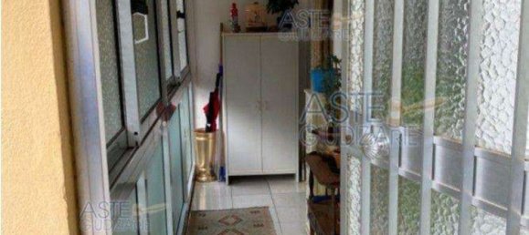 3 rooms Apartment in Livorno, Italy No. 41731 6