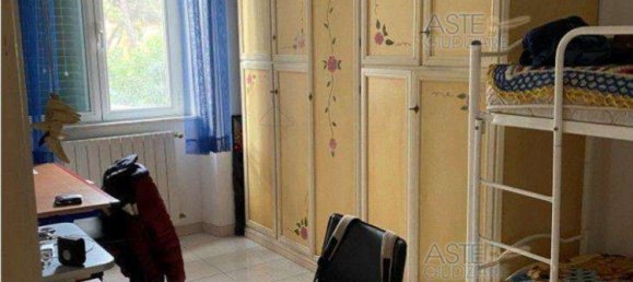 3 rooms Apartment in Livorno, Italy No. 41731 33