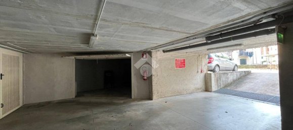 Garage à Gubbio, Italy 38m² No. 177249 3