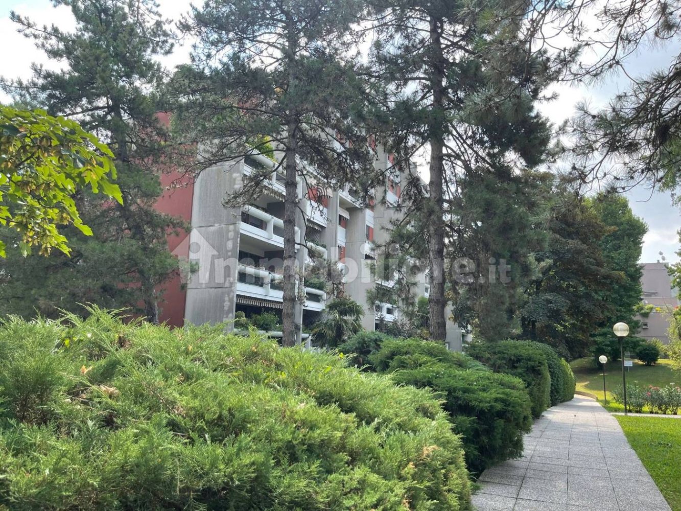 Studio in Peschiera Borromeo, Italy No. 262046