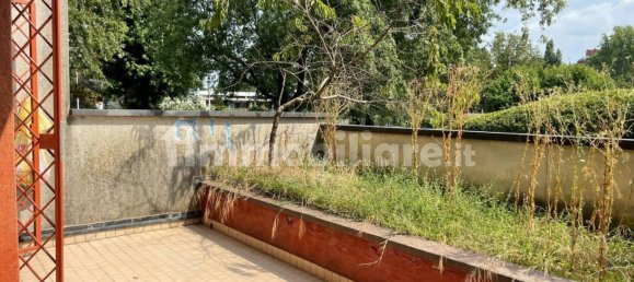 Studio in Peschiera Borromeo, Italy No. 262046 22