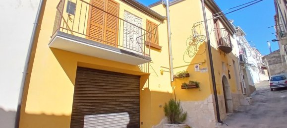 7 rooms Apartment in Rocchetta Sant'Antonio, Italy No. 264940 9