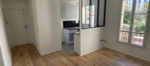 2 bedrooms Apartment in Charenton-le-Pont, France No. 328405 2