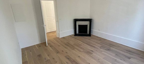 2 bedrooms Apartment in Charenton-le-Pont, France No. 328405 7