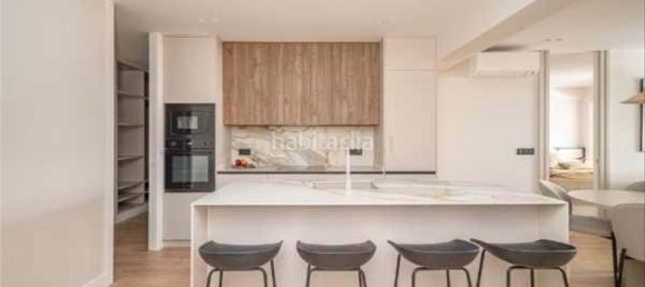 Apartamento de 2 dormitorios en Madrid, Spain No. 127453 2