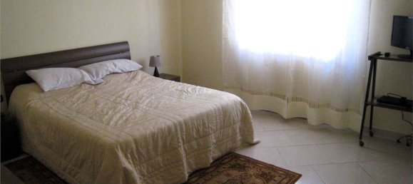 Квартира с 5 комнатами в Бриндизи, Италия № 160164 4