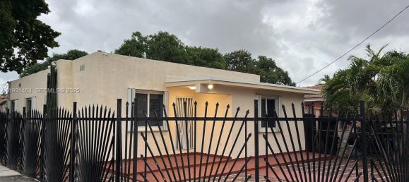 7 bedrooms Villa for sale in Miami, Miami-Dade, Florida, USA № 614724 2