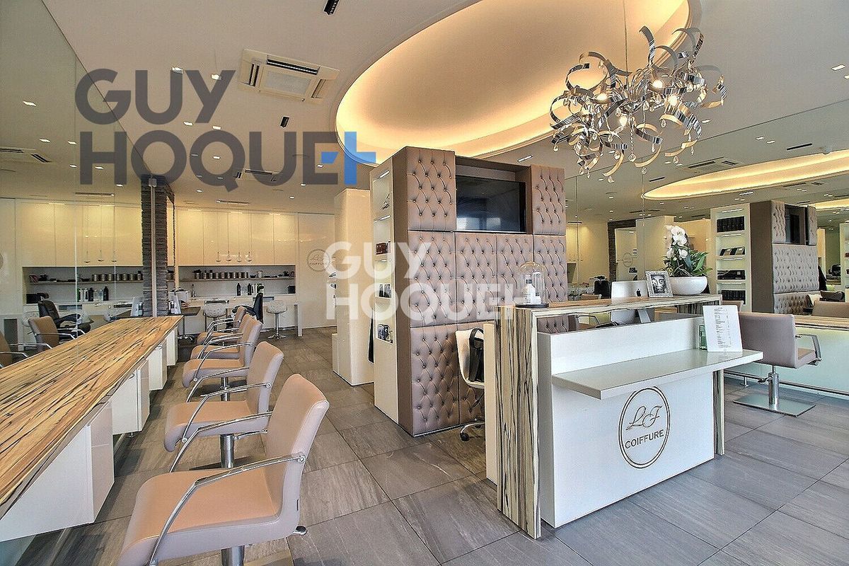 Propiedad comercial en Moussy-le-Neuf, France No. 144996