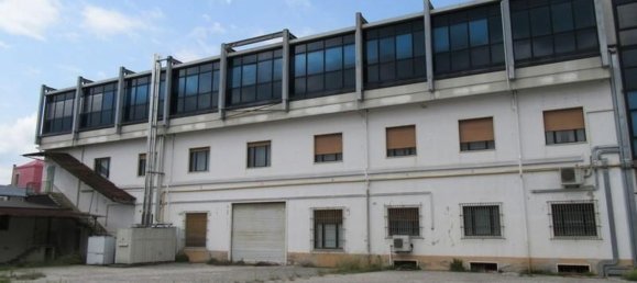 5960m² Warehouse in San Pietro in Cariano, Italy No. 137435 3