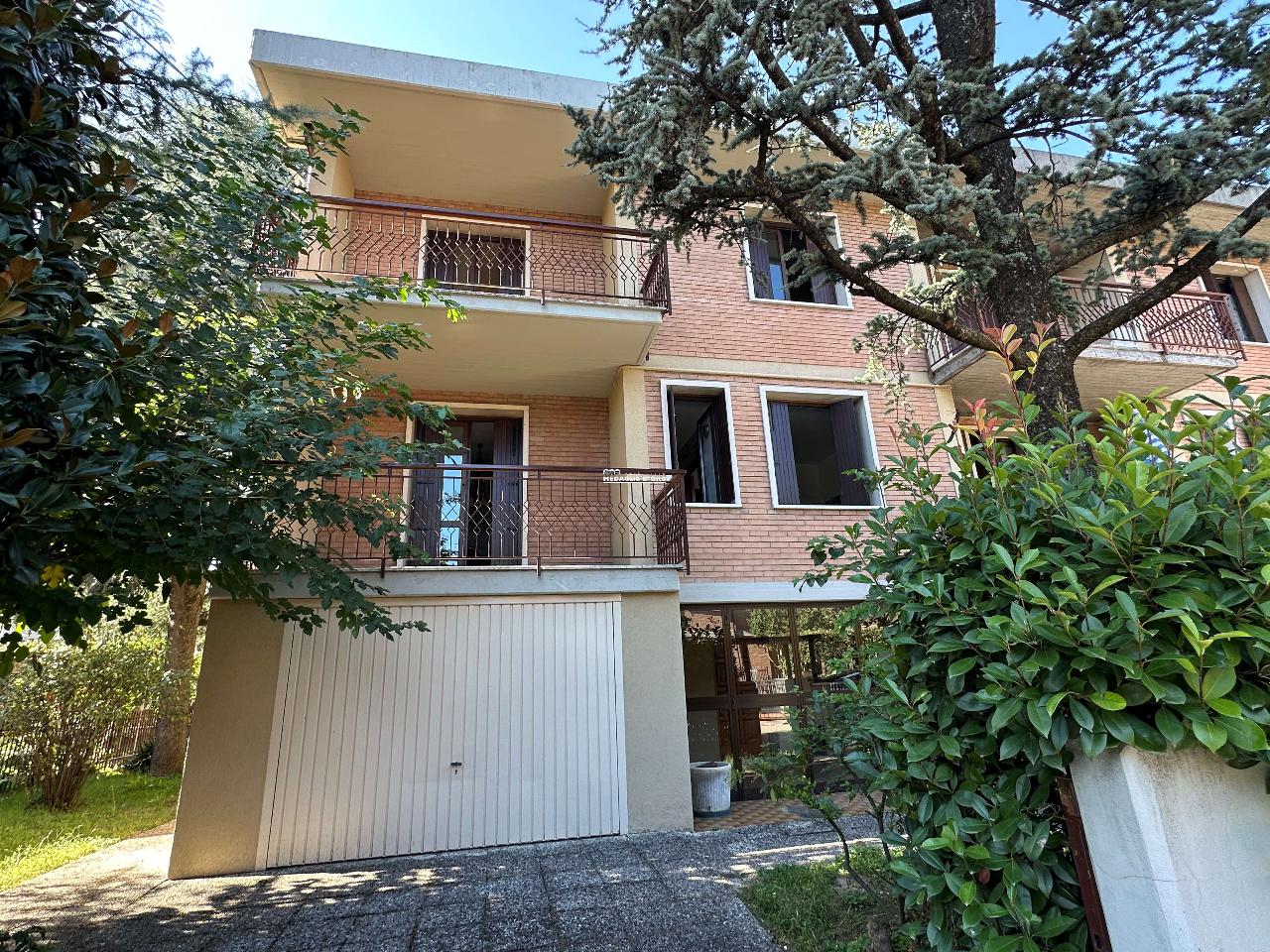 6-salle Villa à Modena, Italy No. 66070