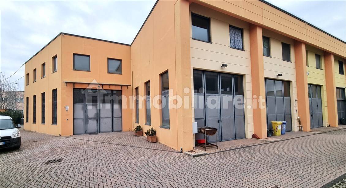 115m² Warehouse in Parma, Italy No. 226419