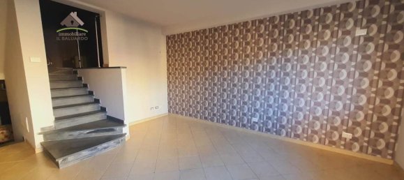 4-salle Maison à Lucca, Italy No. 141322 2