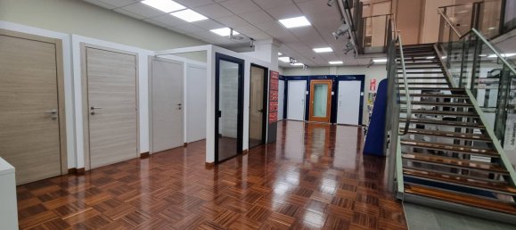 5 rooms Commercial property in Milan, Italy No. 243316 10