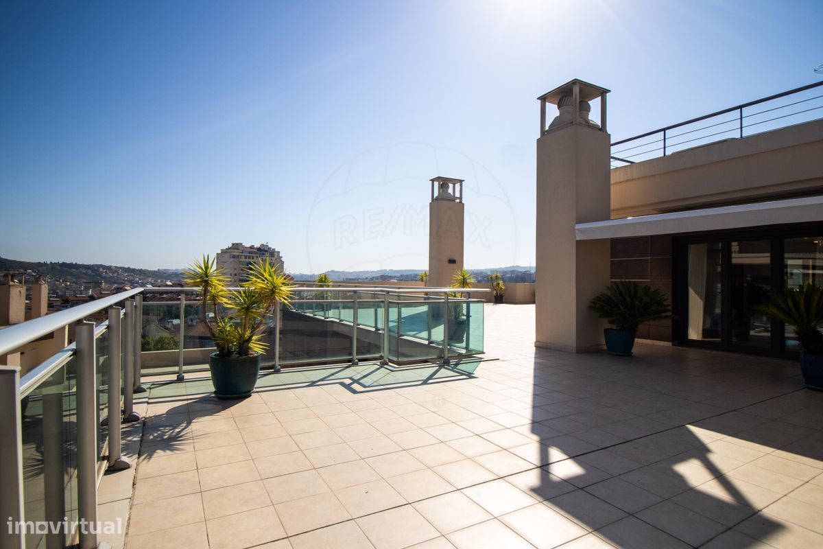 4 bedrooms Penthouse in Odivelas, Portugal No. 144701