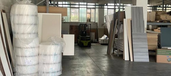 750m² Warehouse in Carugo, Italy No. 66796 6