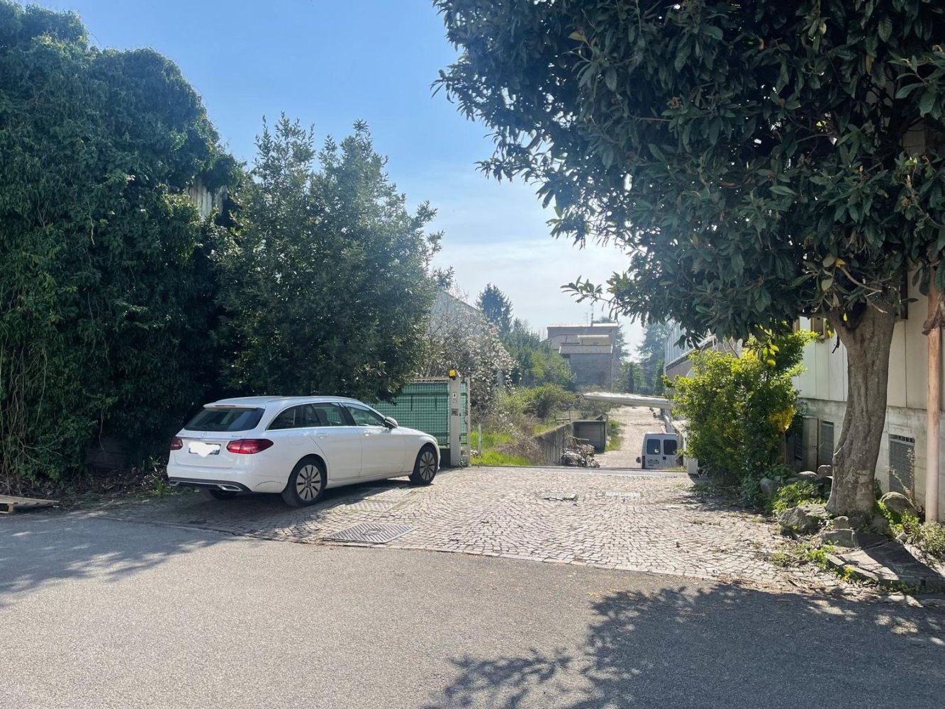 750m² Warehouse in Carugo, Italy No. 66796