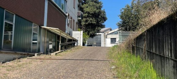 750m² Warehouse in Carugo, Italy No. 66796 2