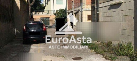 5-Zimmer Wohnung in Livorno, Italy, Nr. 50959 37