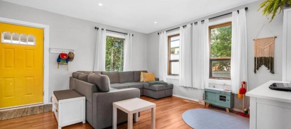 3 bedrooms House in British Columbia, Canada No. 1131 5