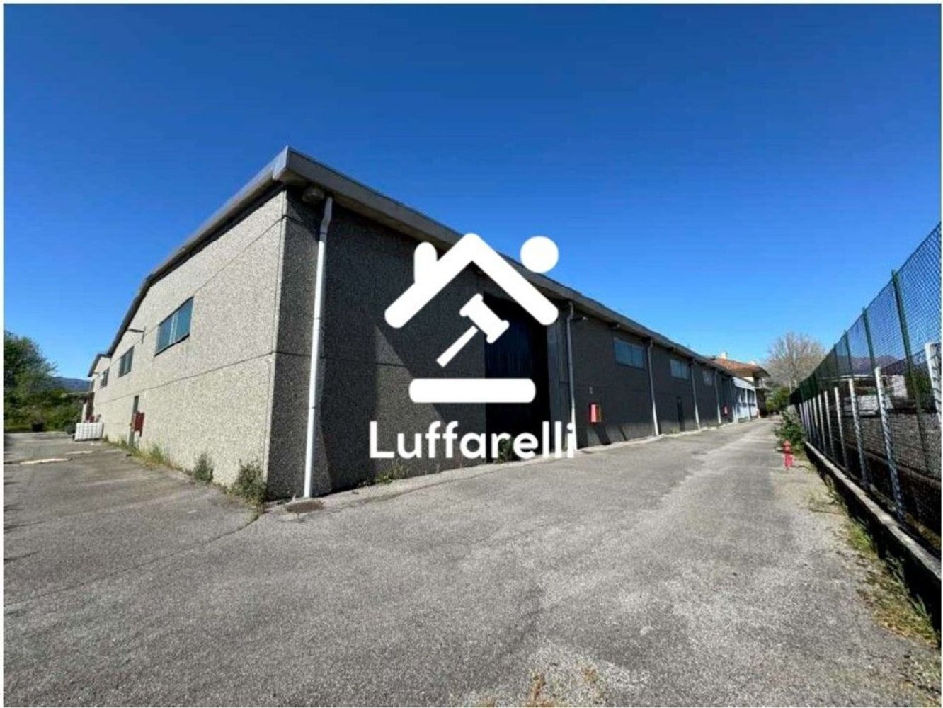 3629m² Warehouse in Sirone, Italy No. 229985