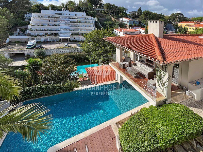 4 bedrooms Villa in Cascais, Portugal No. 178158