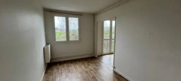 4 rooms Apartment in Tours, France No. 90062 2