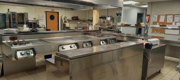 Propiedad comercial en Parcay-Meslay, France 1400 m² No. 87144 15