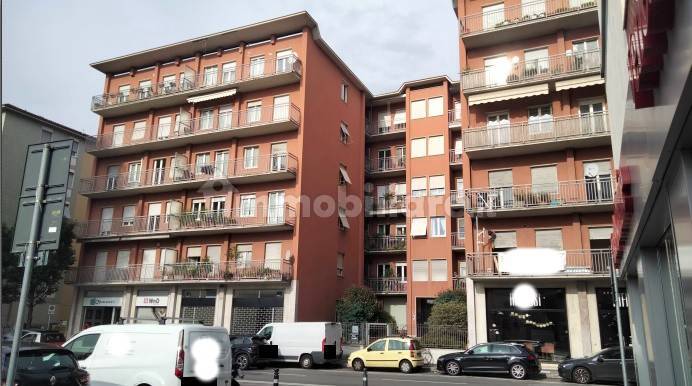 3 bedrooms Apartment in Bergamo, Italy No. 3449