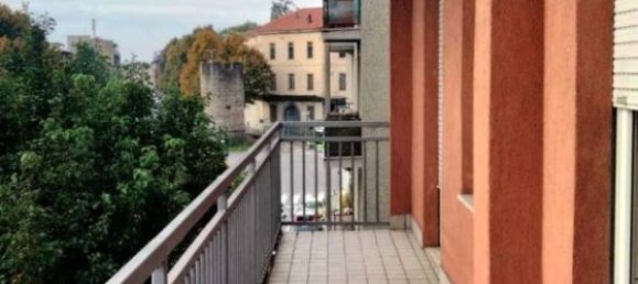 3 bedrooms Apartment in Bergamo, Italy No. 3449 18