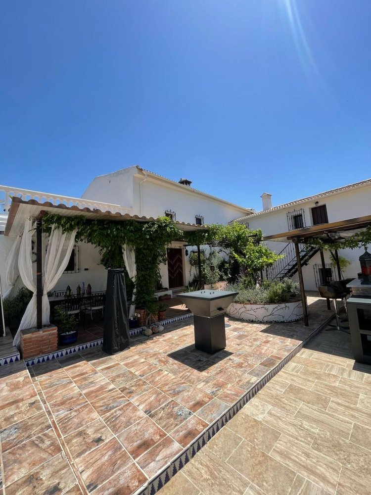 Casa de 4 dormitorios en Andalucía, Spain No. 160152