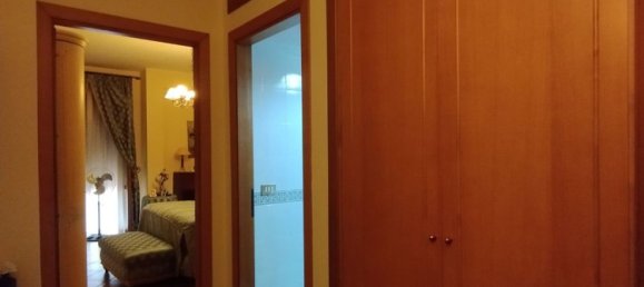 5 rooms Apartment in Palermo, Italy No. 83805 11