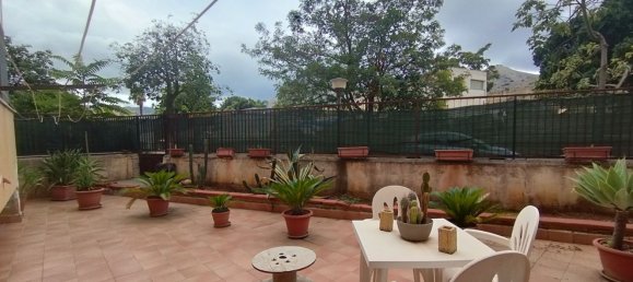 5 rooms Apartment in Palermo, Italy No. 83805 10