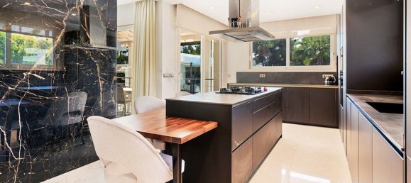 7 bedrooms Villa in Marbella, Spain No. 22875 20