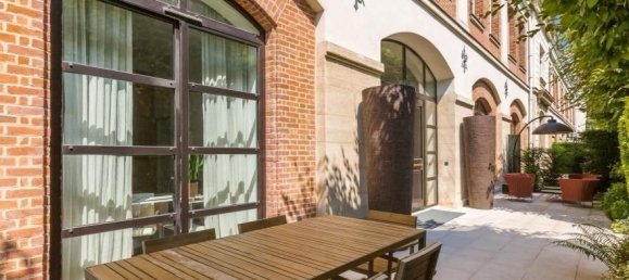 4 bedrooms Hotel in Paris, France No. 174353 16