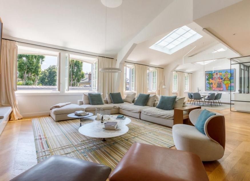 4 bedrooms Hotel in Paris, France No. 174353