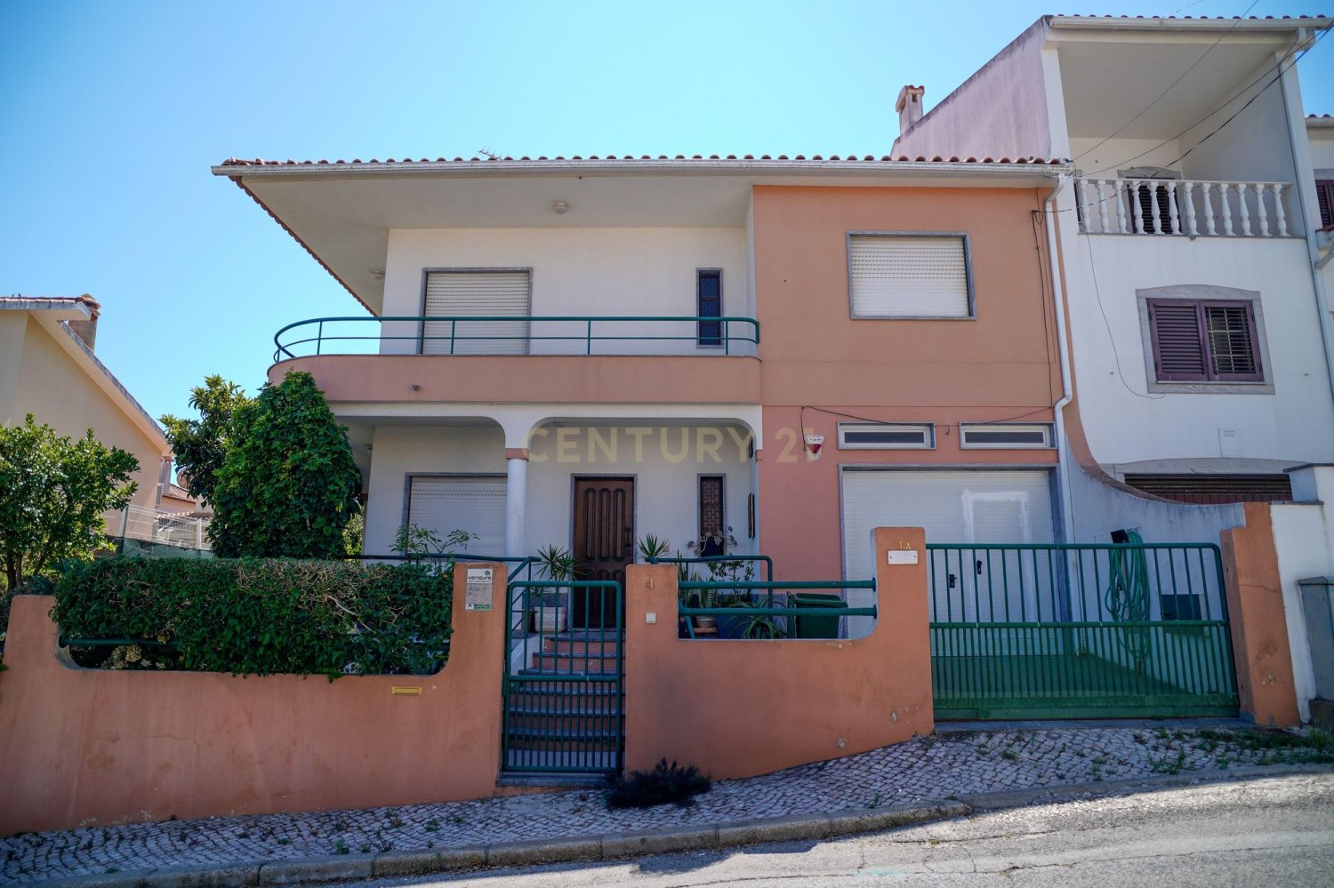 5 bedrooms Villa in Almada, Portugal No. 224291