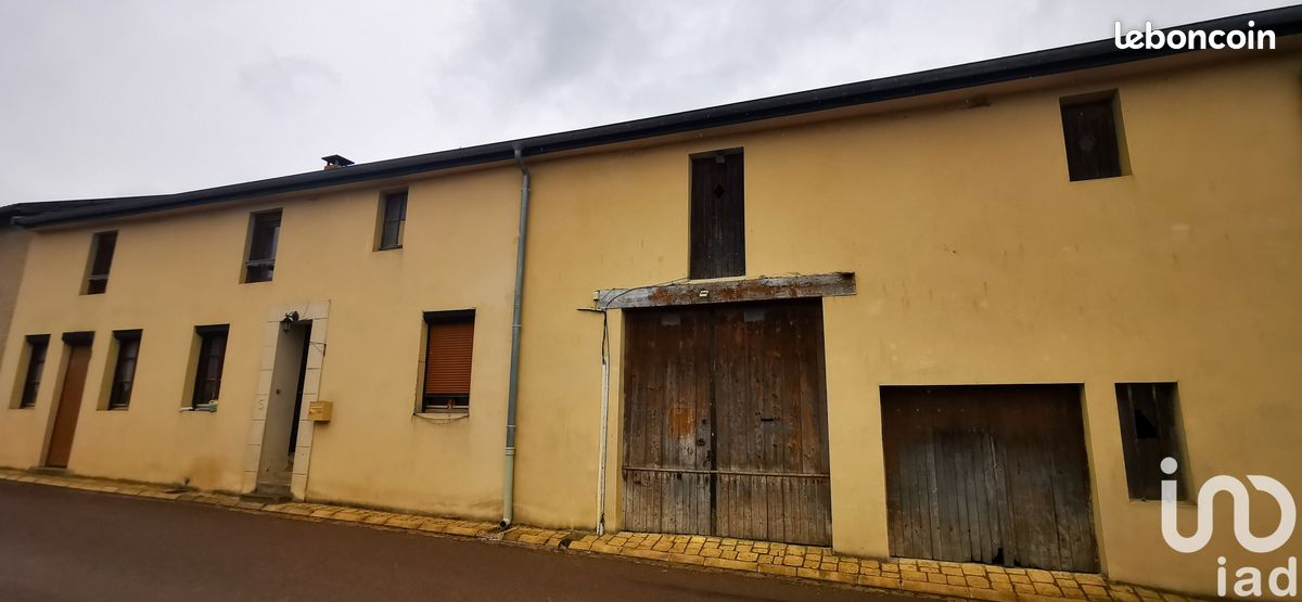 Casa de 4 habitaciónes en Joinville, France No. 155485