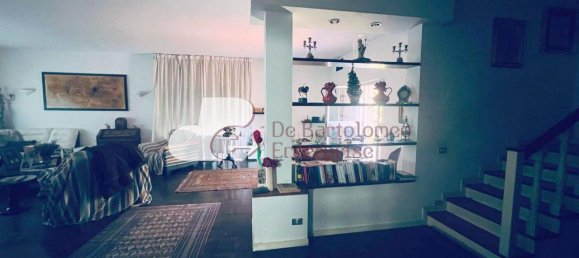 Villa de 6 habitaciónes en Bari, Italy No. 19242 10