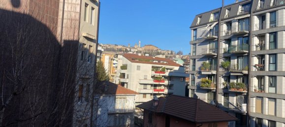 4 rooms Apartment in Bergamo, Italy No. 184170 2